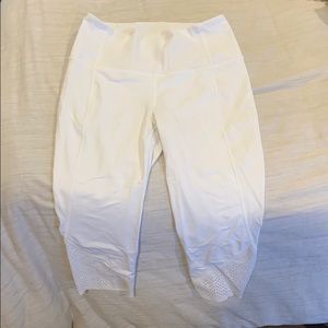 White Lululemon cropped leggings